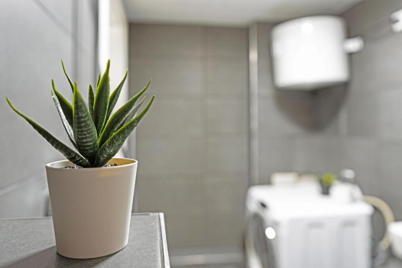 2 Zimmer Apartments, 4 Betten, Vollmoebliert,Zentrale Lage Am S-Bahnhof Βερολίνο Εξωτερικό φωτογραφία